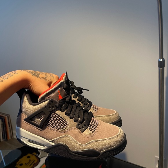 Jordan 4 Retro Taupe Haze - Picture 9 of 9